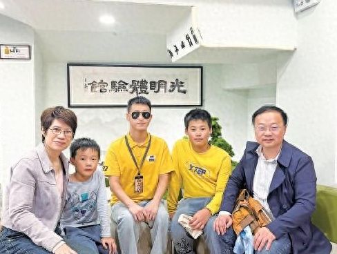 私人影院可亲吻记者暗访一小时500元凯发k8赞助马竞“尺度大无底线”成都(图8)